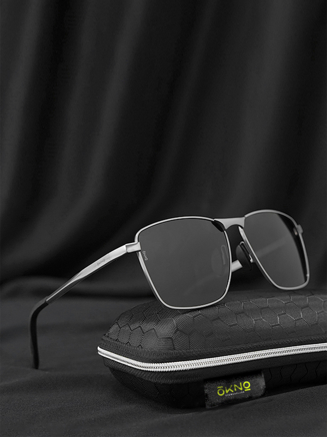 

OKNO Unisex Black Lens & Silver-Toned Square Sunglasses with Polarised Lens