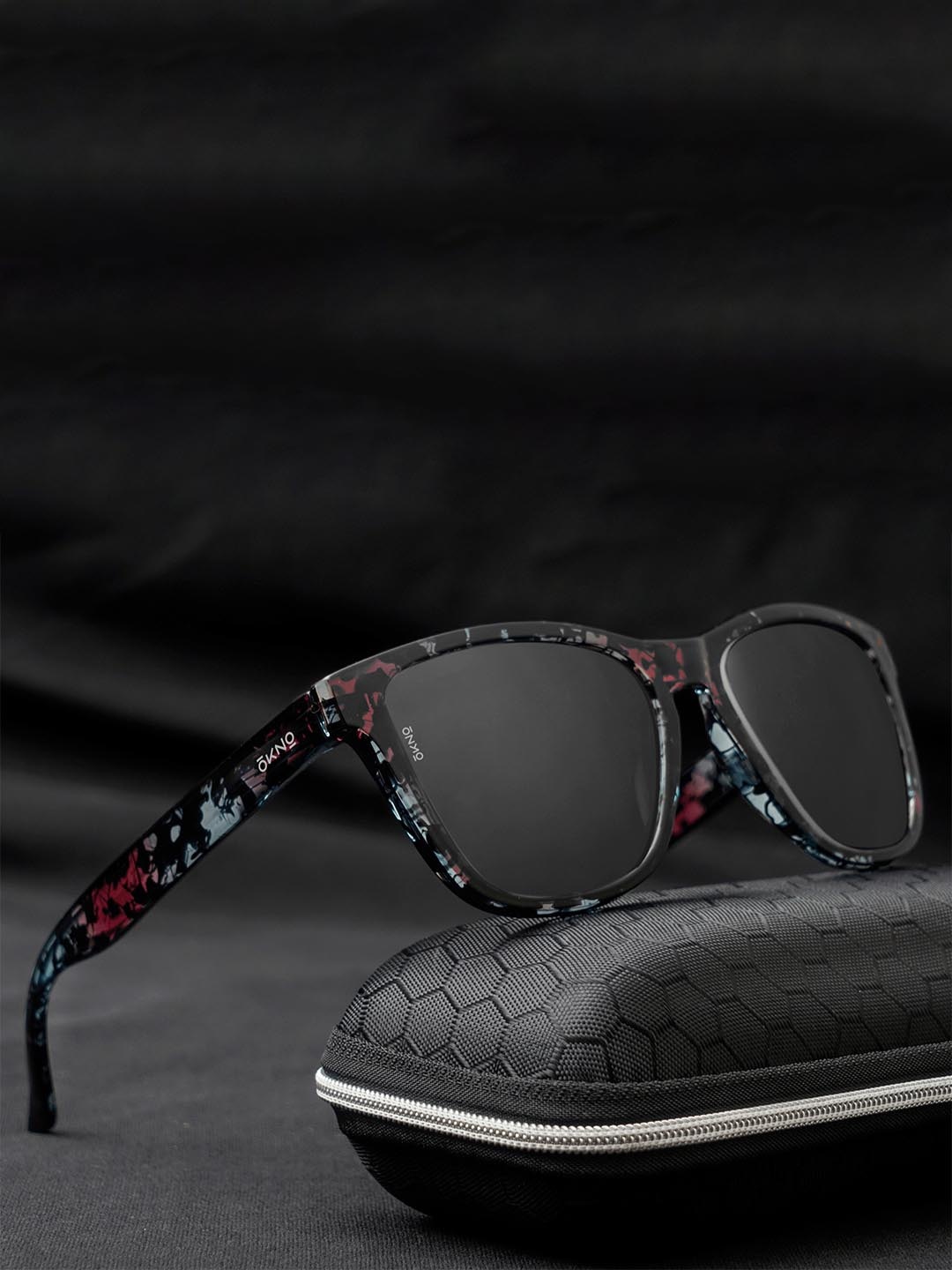 

OKNO Unisex Wayfarer Sunglasses with Polarised Lens OKCFletcherLaneSC2EL1127, Black