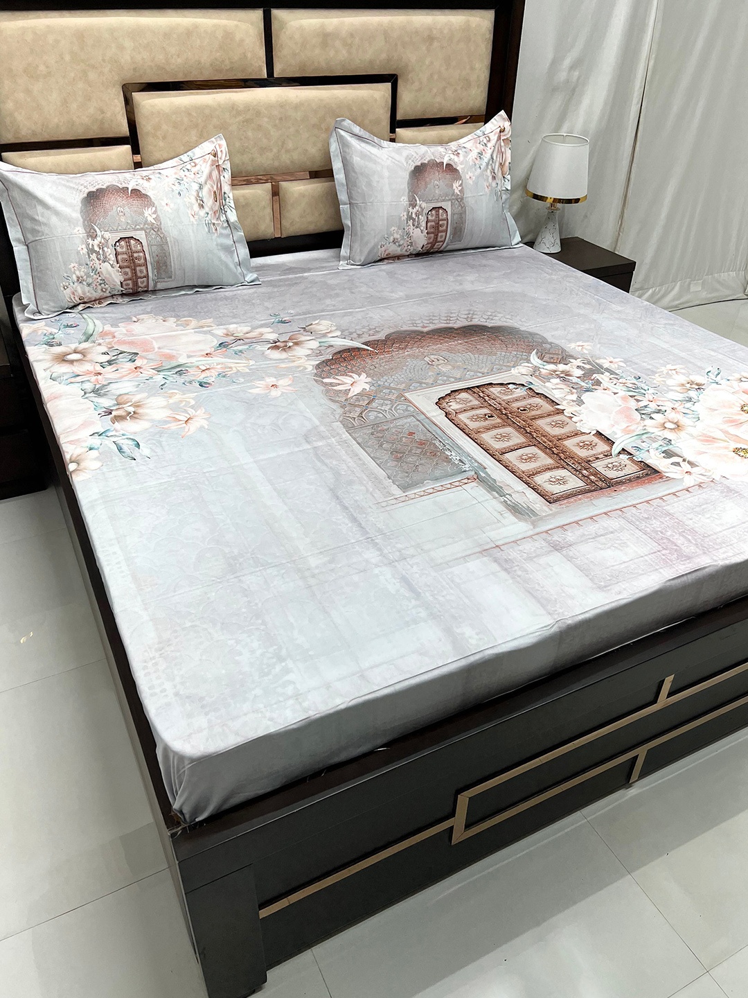 

Pure Decor Majestic Pink Floral 500 TC Pure Cotton King Bedsheet with 2 Pillow Covers