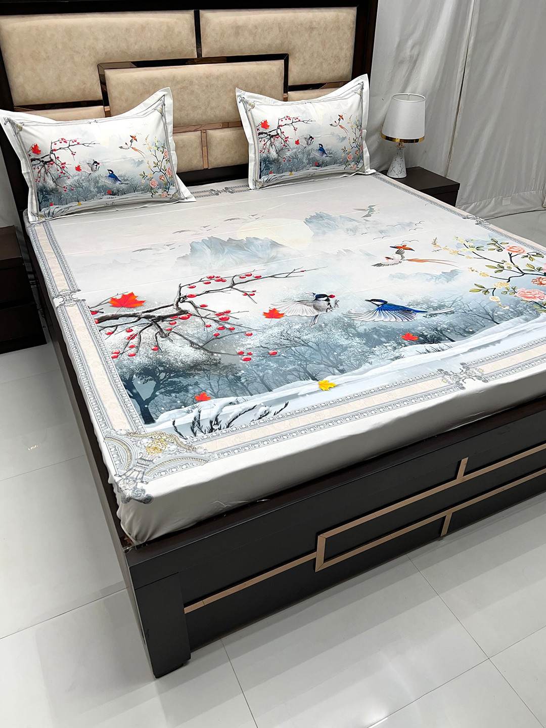 

Pure Decor Grey & Red Floral Cotton 500 TC King Bedsheet With 2 Pillow Covers