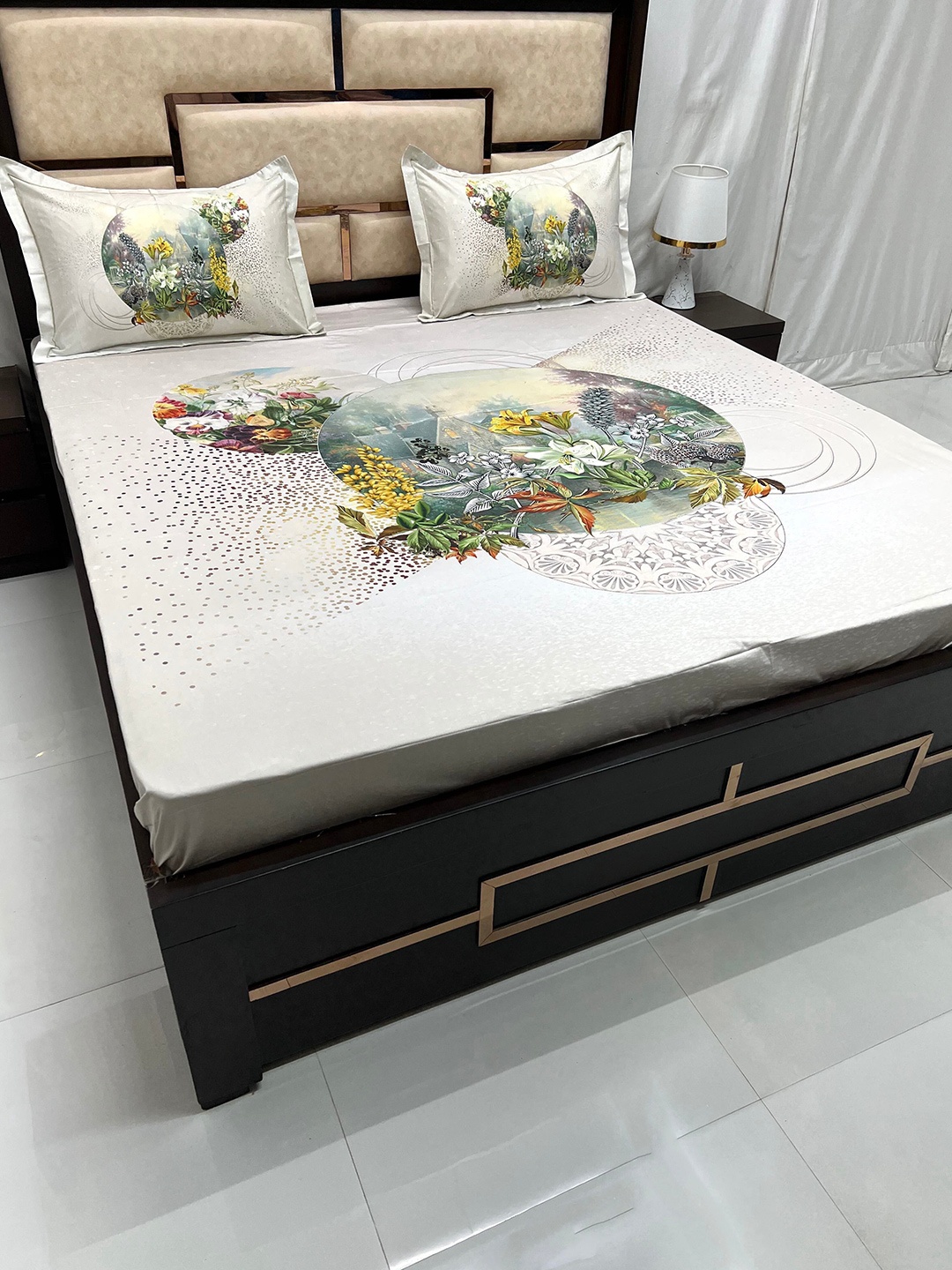 

Pure Decor White & Yellow Floral Cotton 500 TC King Bedsheet With 2 Pillow Covers