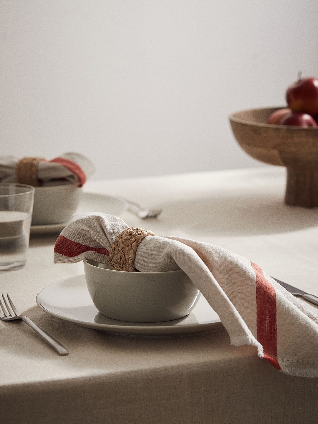 

H&M Beige 2-Pack Fringed Napkins