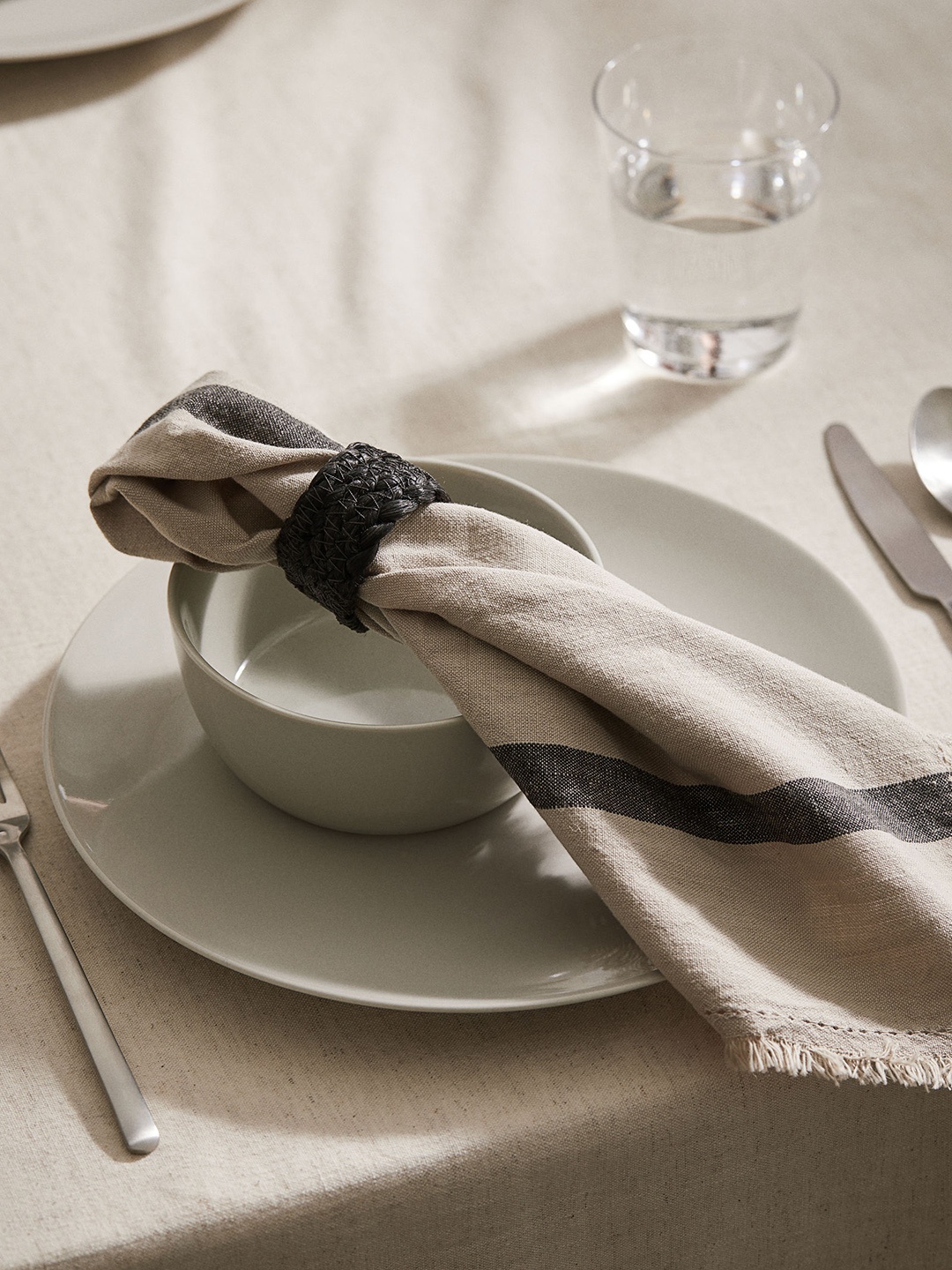 

H&M Beige & Black 2-Pack Fringed Napkins