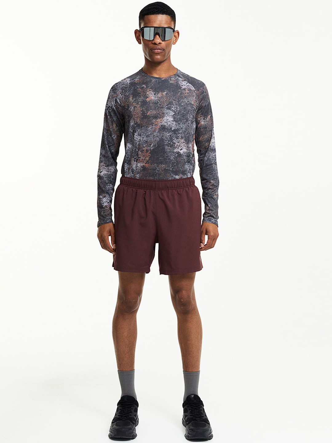 

H&M Men Fast Drying Sports Shorts, Red
