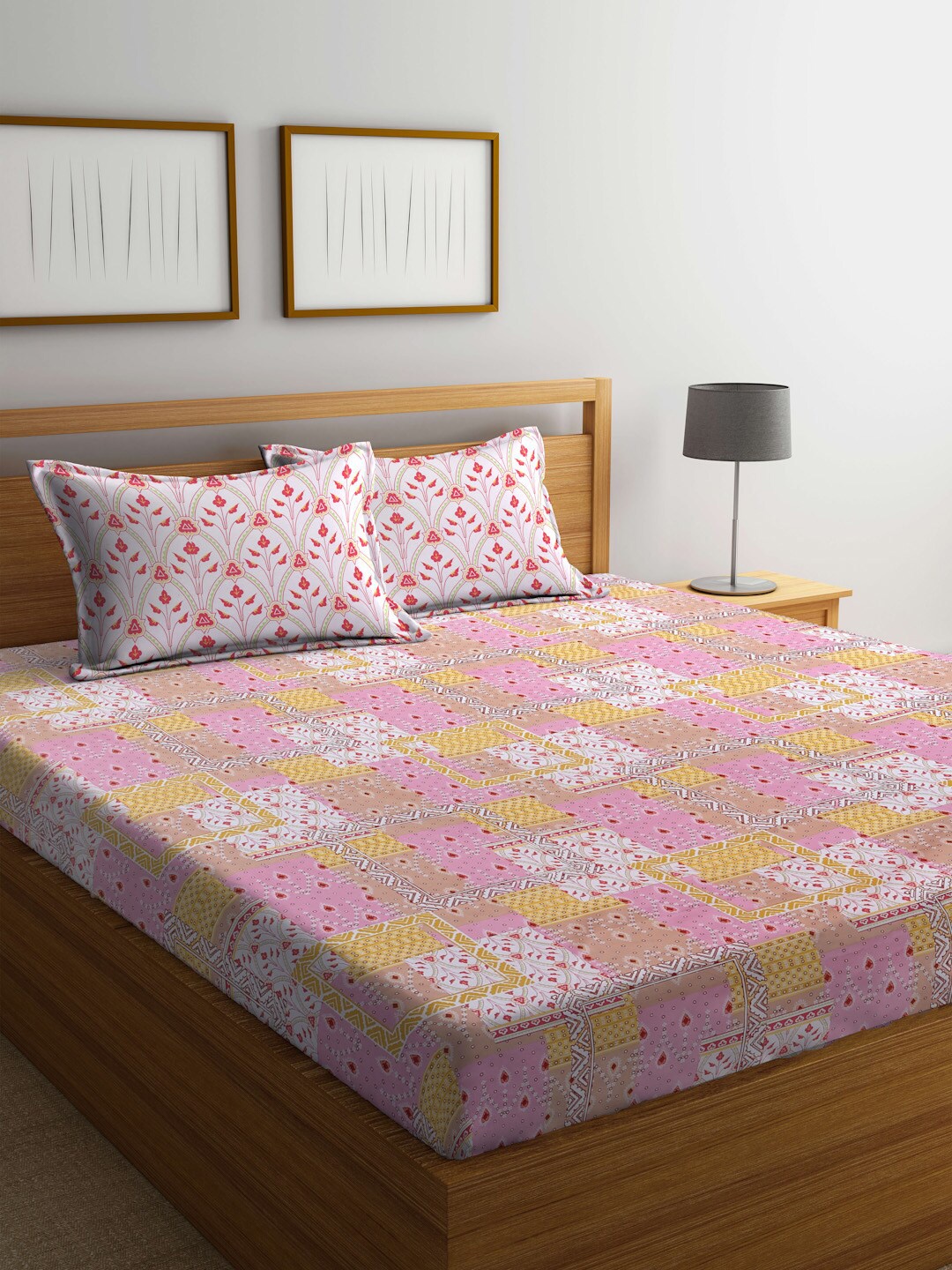 

BOMBAY DYEING Pink & White Floral Cotton 210 TC King Bedsheet With 2 Pillow Covers