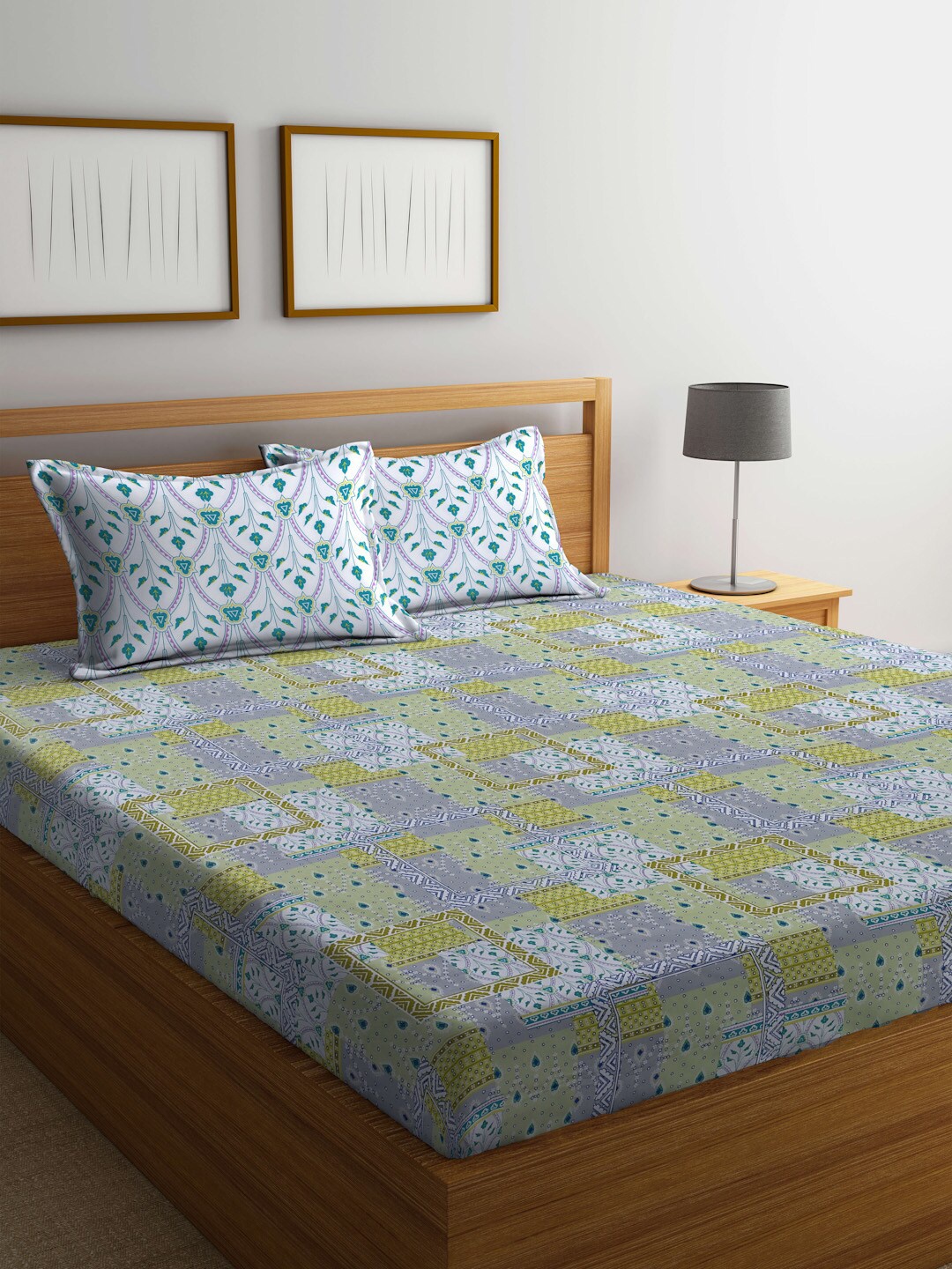 

BOMBAY DYEING Green & White Ethnic Motifs Cotton 210 TC King Bedsheet With 2 Pillow Covers