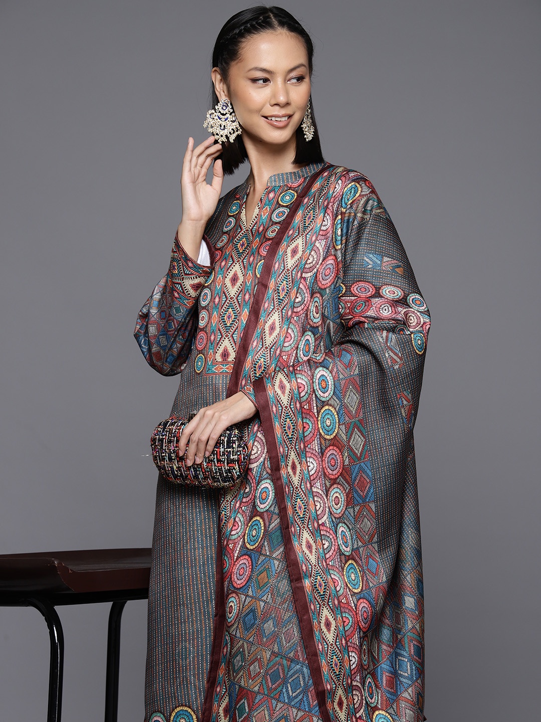 

Varanga Women Winter Abstract Printed Wool Blend Straight Kurta Set with Dupatta, Grey