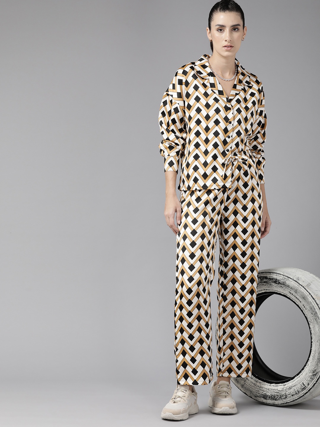 

Roadster Women Printed Shirt with Trousers, White