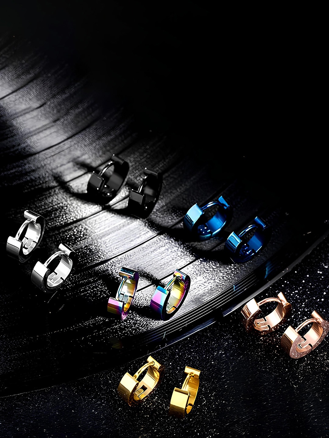 

KARISHMA KREATIONS Men Set Of 5 Contemporary Hoop Earrings, Gold
