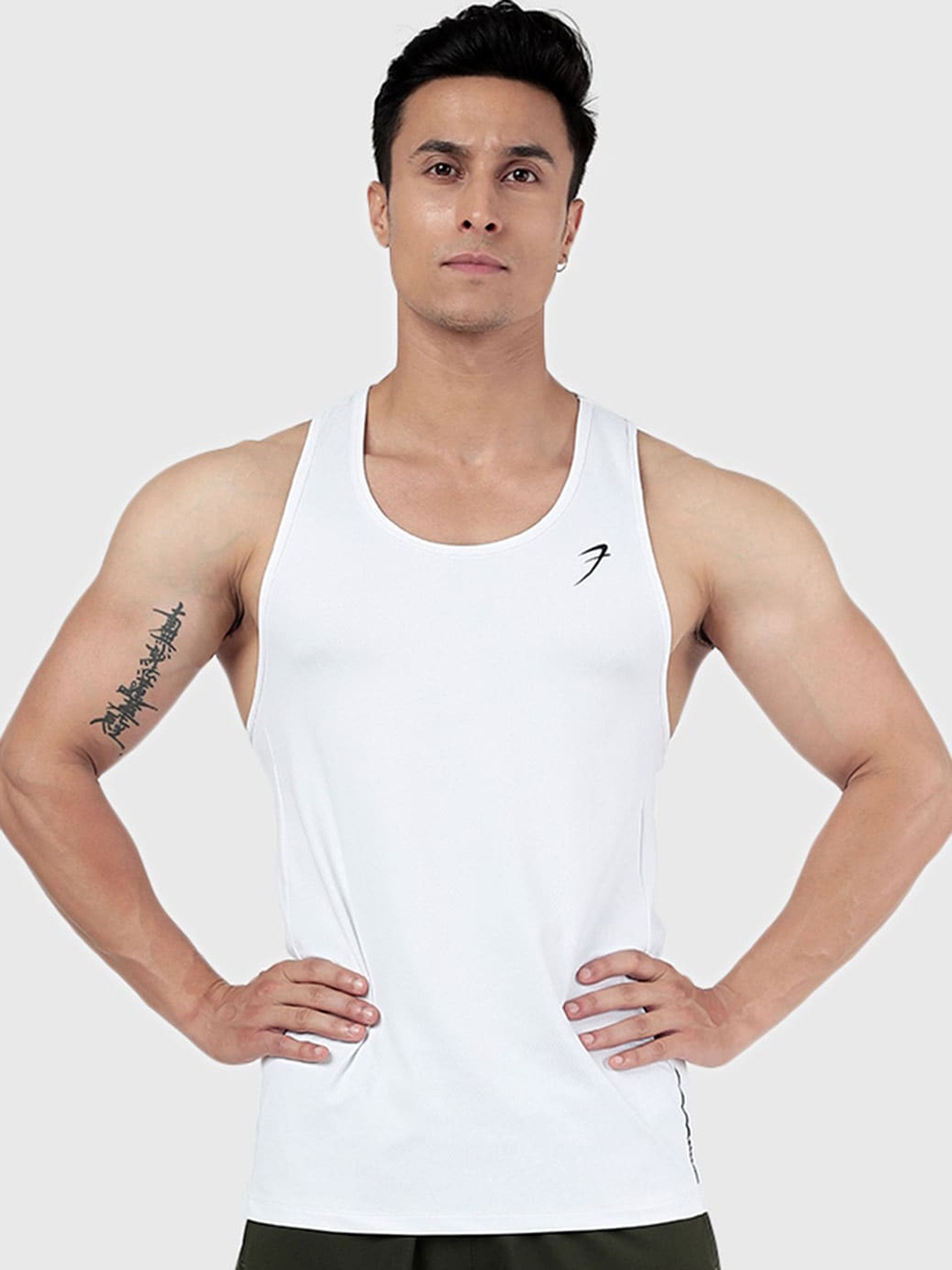 

FUAARK Sleeveless Sports Tank Vests, White
