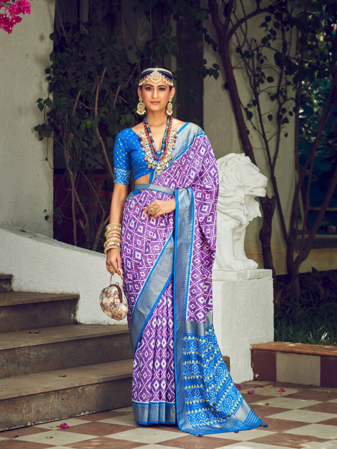 

Mitera Lavender Geometric Printed Zari Detailed Silk Cotton Ikat Saree