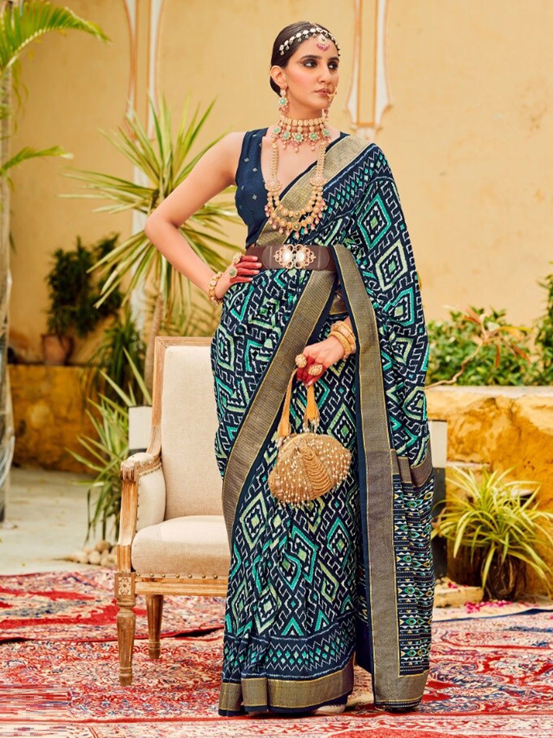 

Mitera Navy Blue & Green Geometric Printed Zari Silk Cotton Bagh Saree