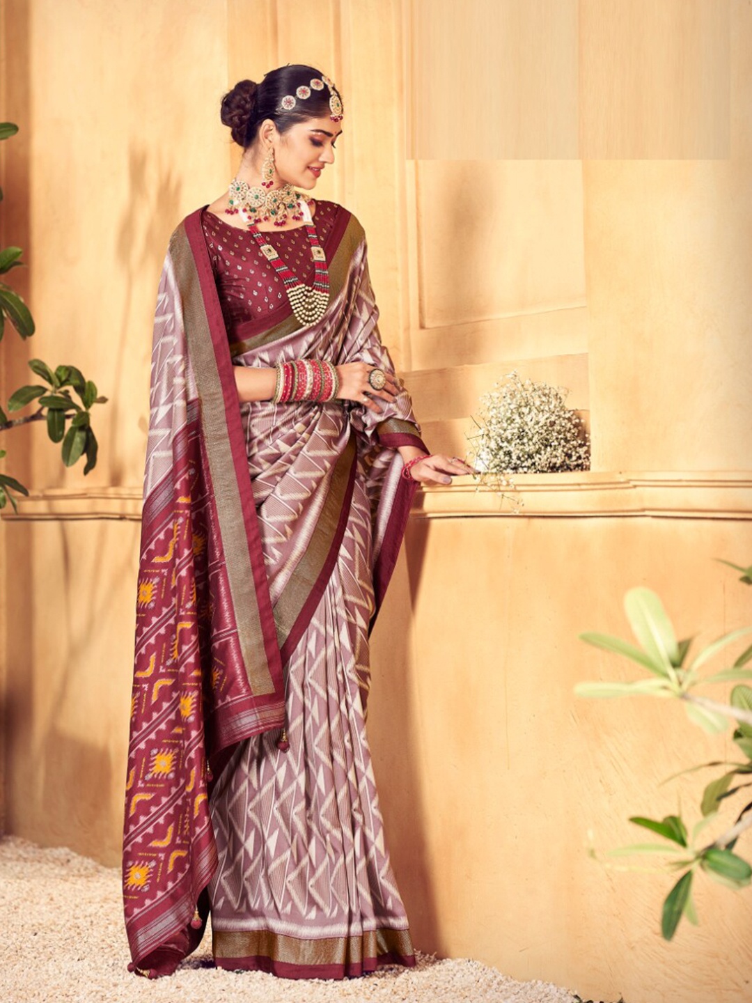 

Mitera Brown & White Geometric Printed Zari Silk Cotton Saree