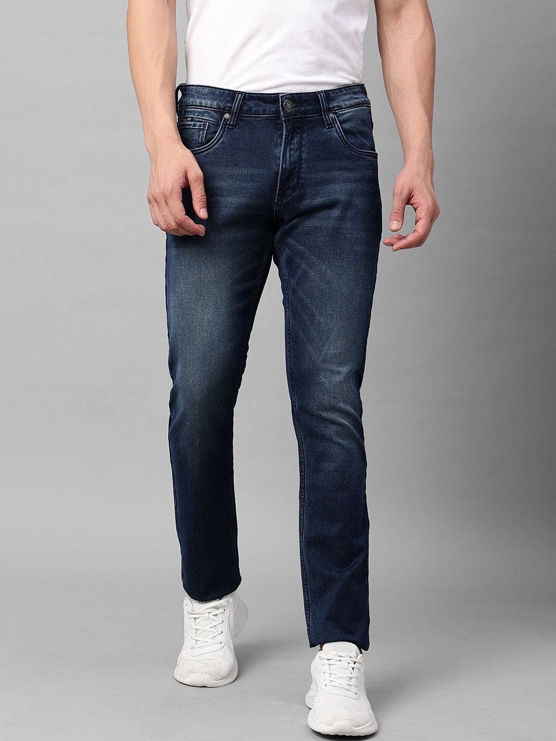 

Blue Buddha Men Slim Fit Clean Look Light Fade Stretchable Jeans