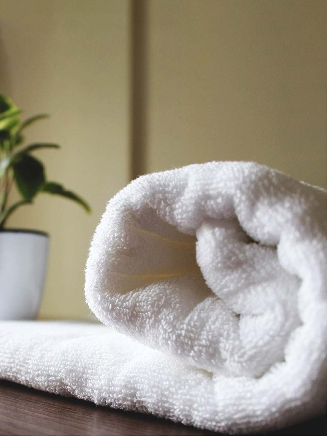 

Adbeni White 2-Pieces 450 GSM Pure Cotton Quick Dry & Super Soft Bath Towels