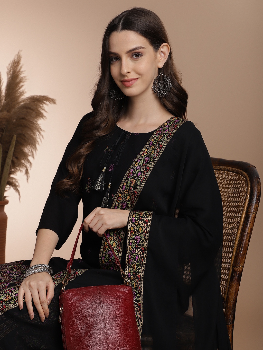 

Anouk Ethnic Motifs Printed Straight Kurta With Trousers & Dupatta, Black