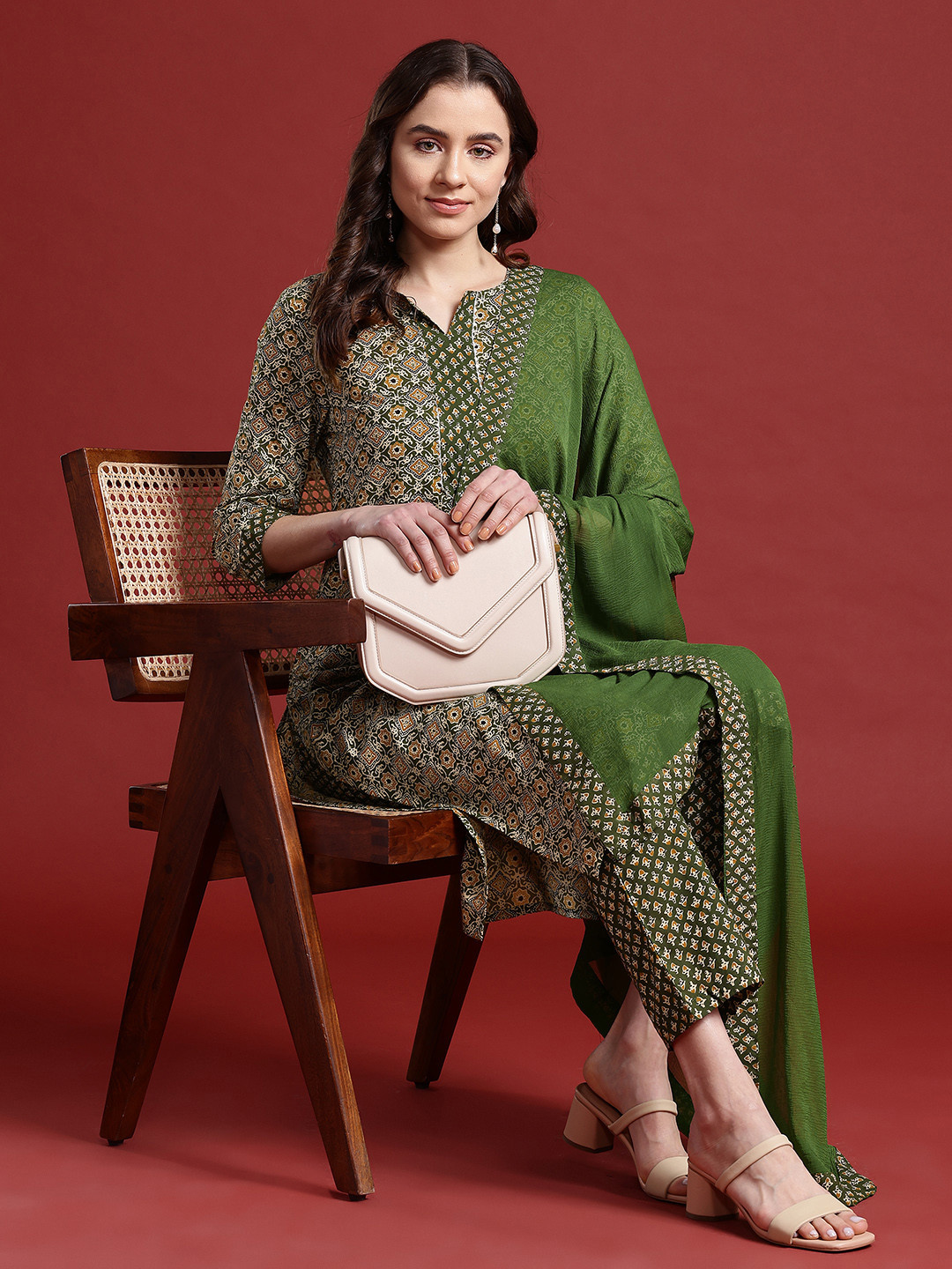 

Anouk Women Ethnic Motifs Printed Pure Cotton Kurta with Trousers & Dupatta, Olive