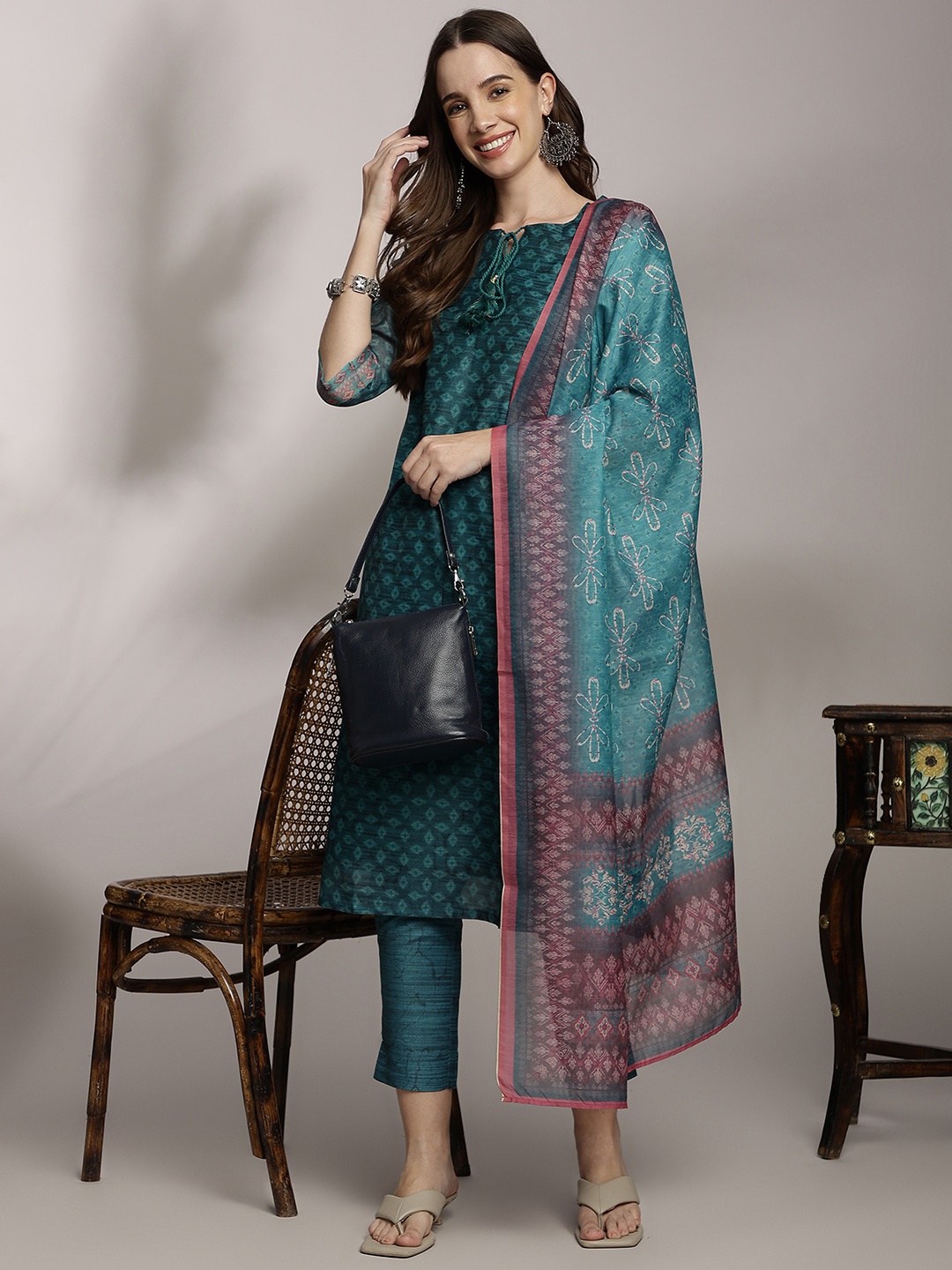 

Anouk Women Printed Kurta with Trousers & Dupatta, Blue