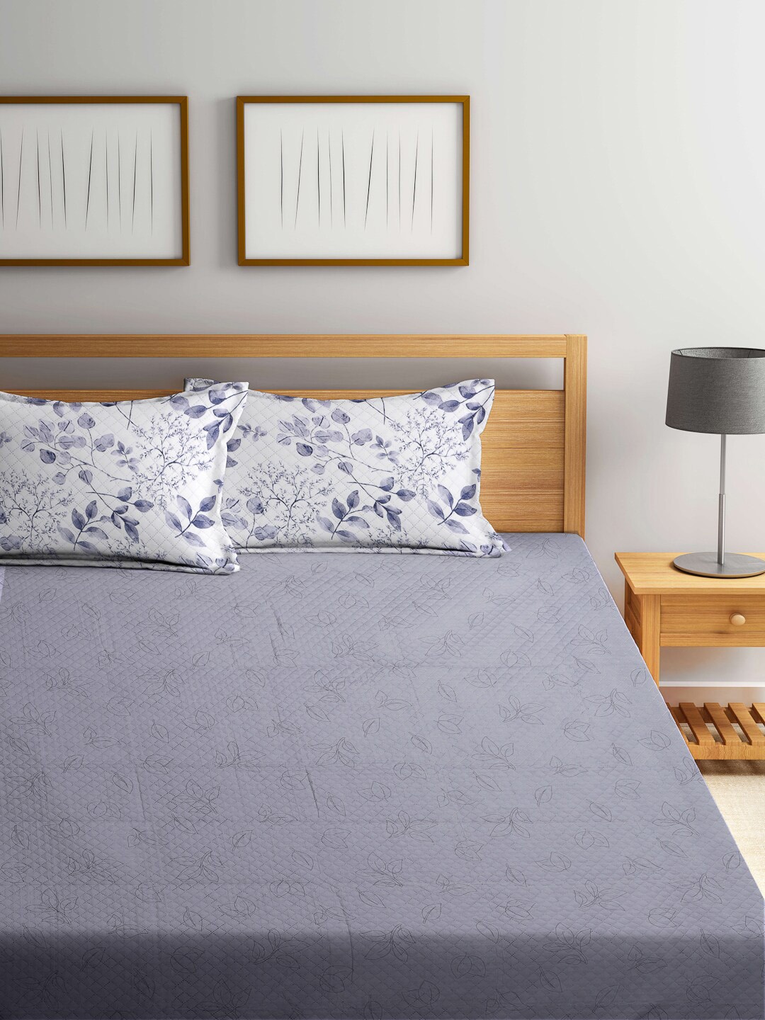 

FABINALIV White Printed Quilted Bed Cover with 2 Pillow Covers