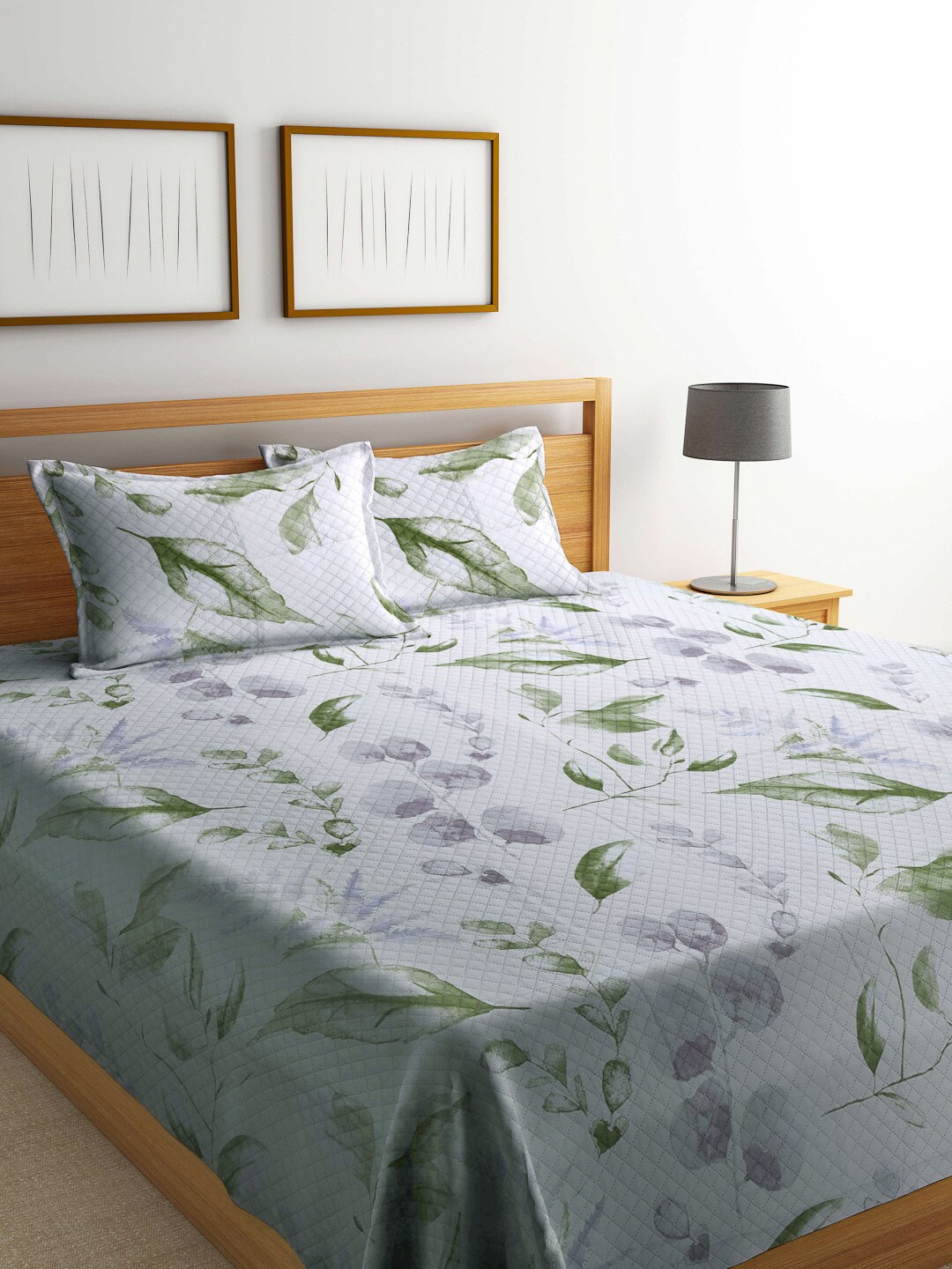 

FABINALIV White Printed Quilted Bed Cover With 2 Pillow Covers