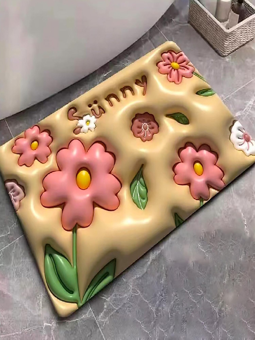 

HOUSE OF QUIRK Green 3D Shaped Absorbent Non-Slip Bath Mat, Beige