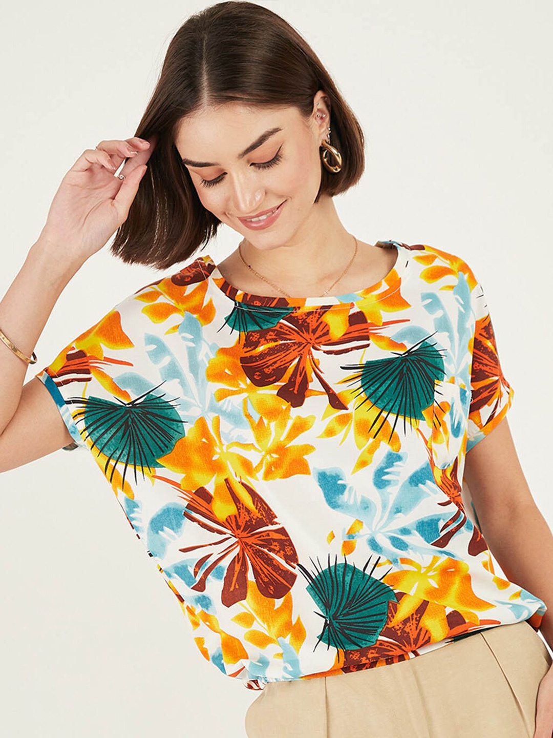 

DressBerry Tropical Print Extended Sleeves Top, White