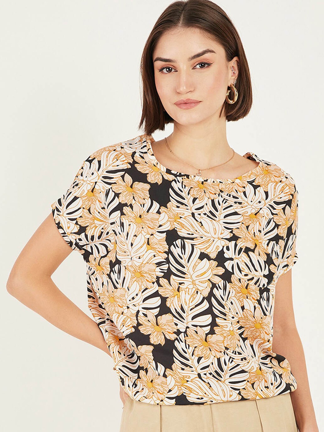 

DressBerry Tropical Print Extended Sleeves Top, Black