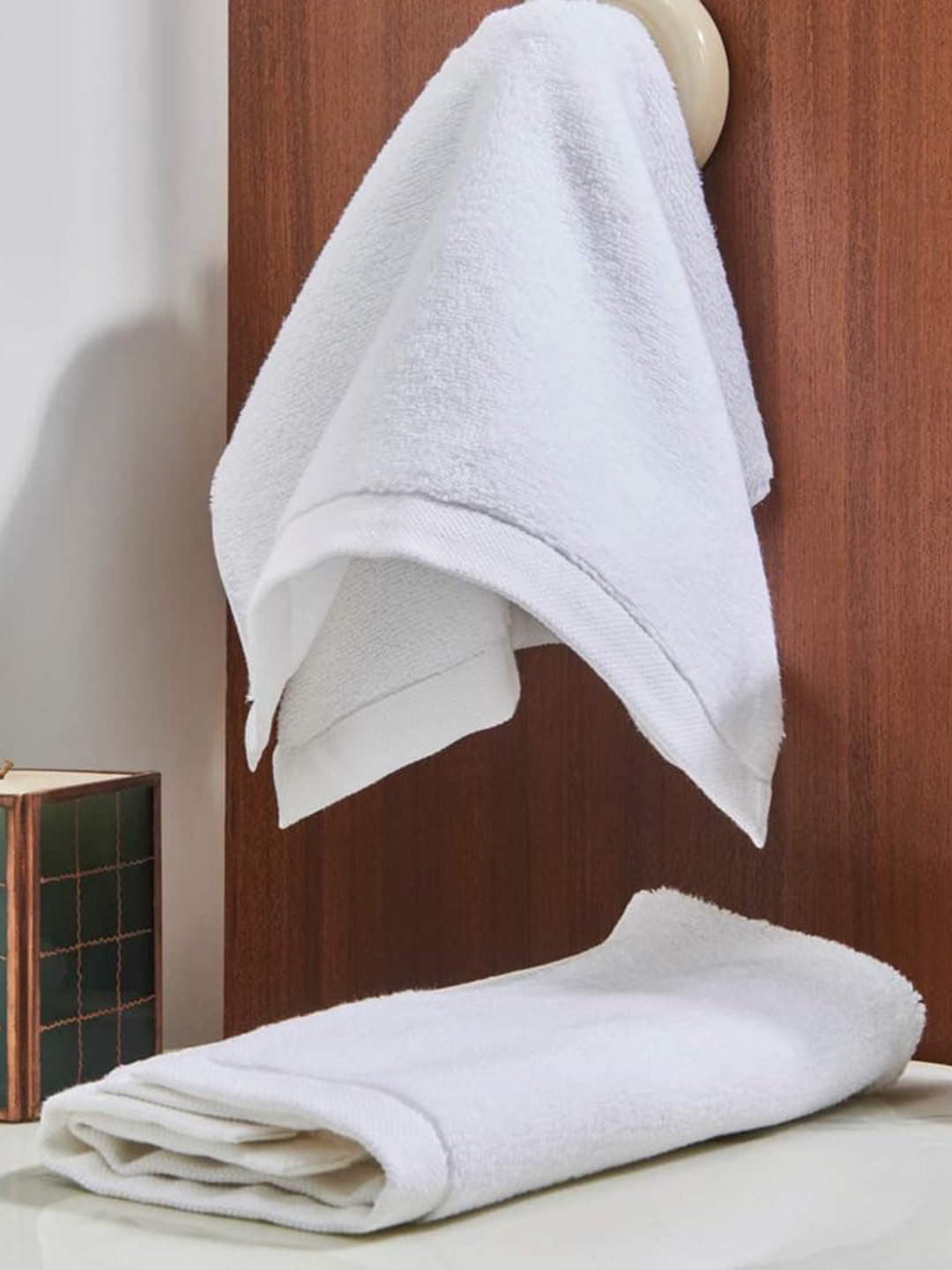 

Adbeni White 3 Pieces 600 GSM Cotton Towel Set