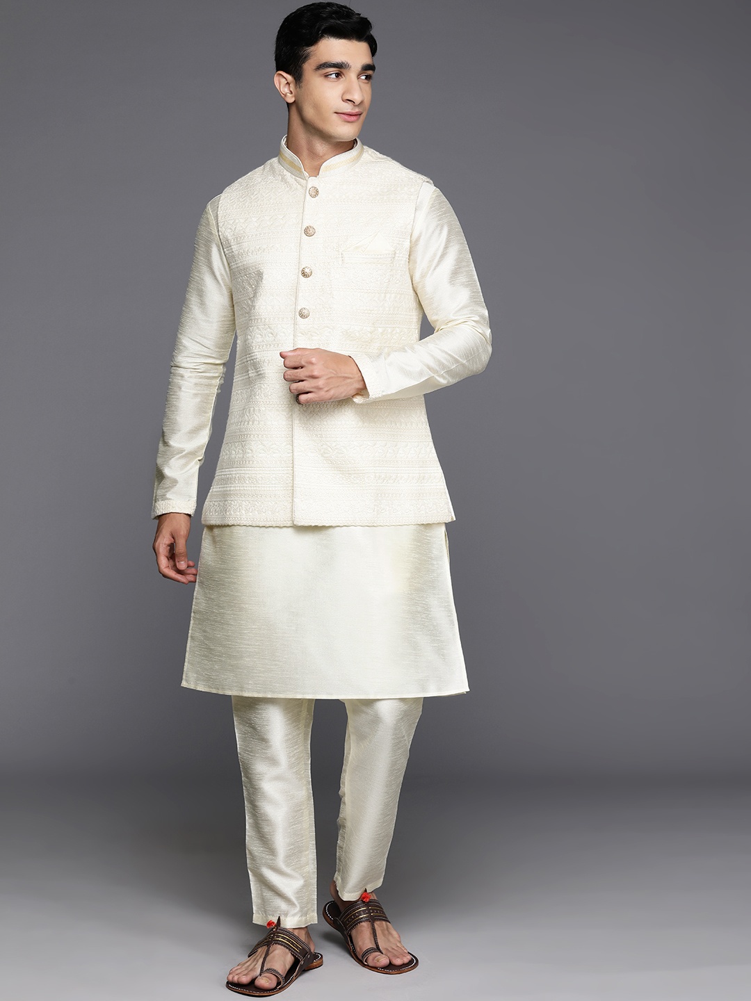 

Manu Regular Kurta with Pyjamas & Nehru Jacket, Cream