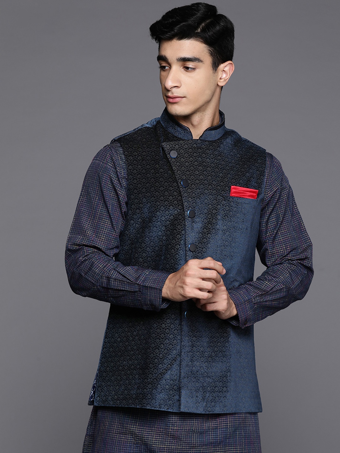 

Manu Self Design Mandarin Collar Nehru Jacket, Navy blue