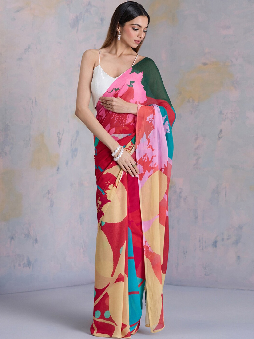 

navyasa by liva Abstract Printed Liva Saree, Red