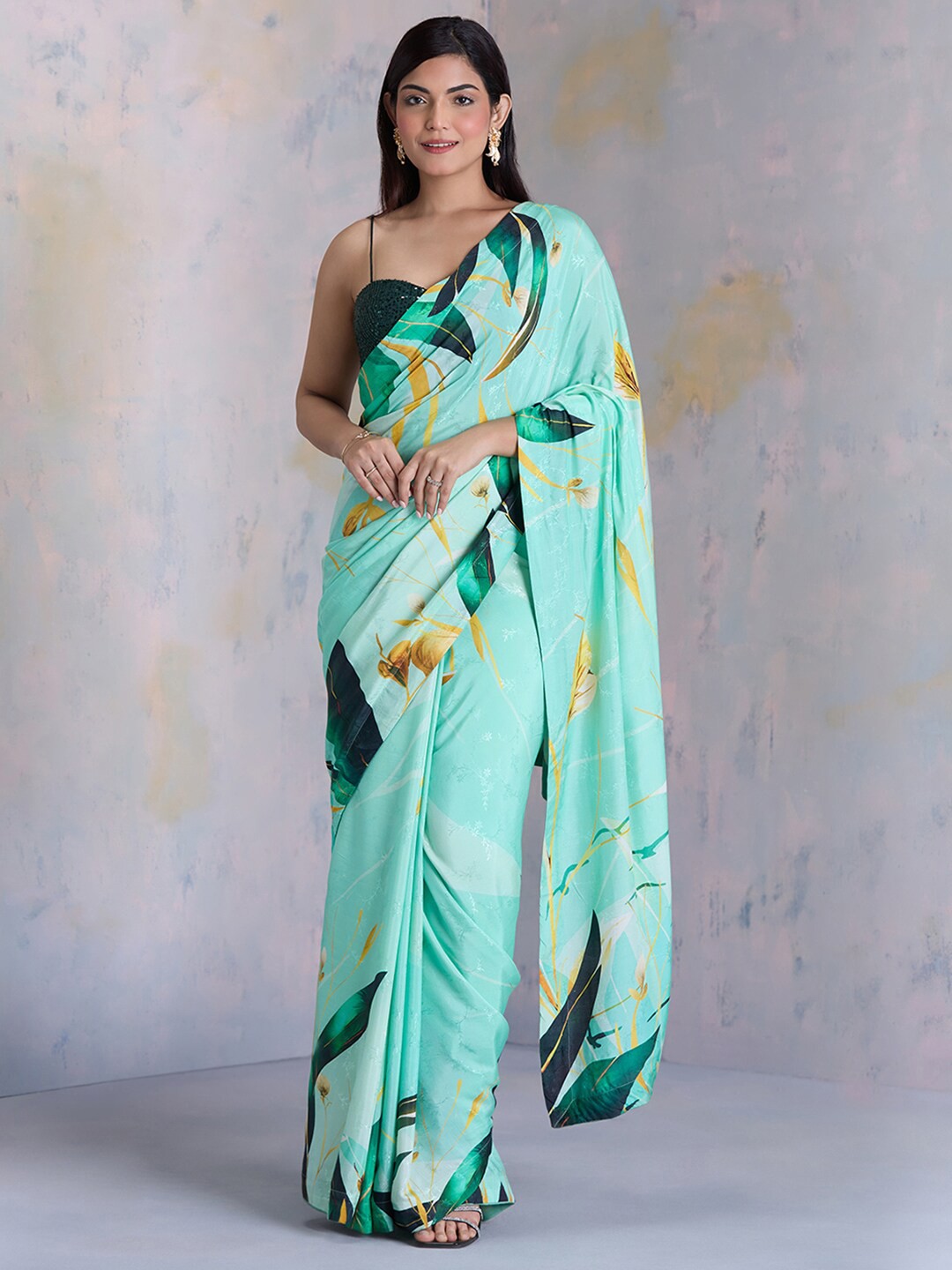 

navyasa by liva Floral Printed Liva Saree, Green
