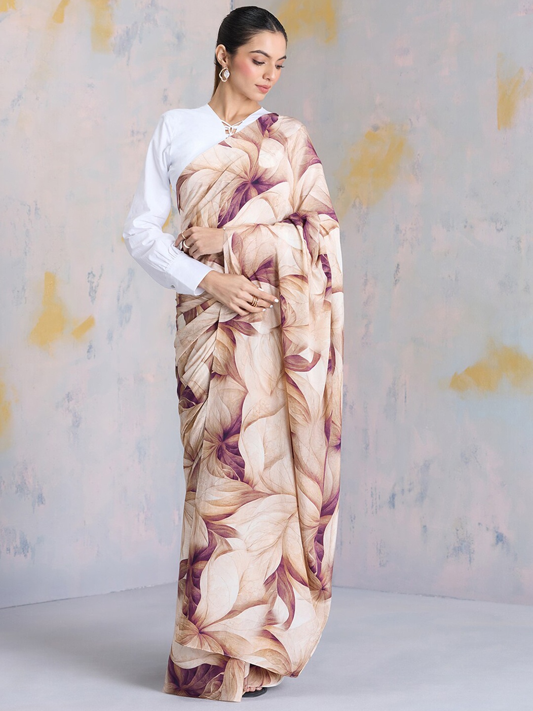 

navyasa by liva Floral Printed Liva Saree, Beige