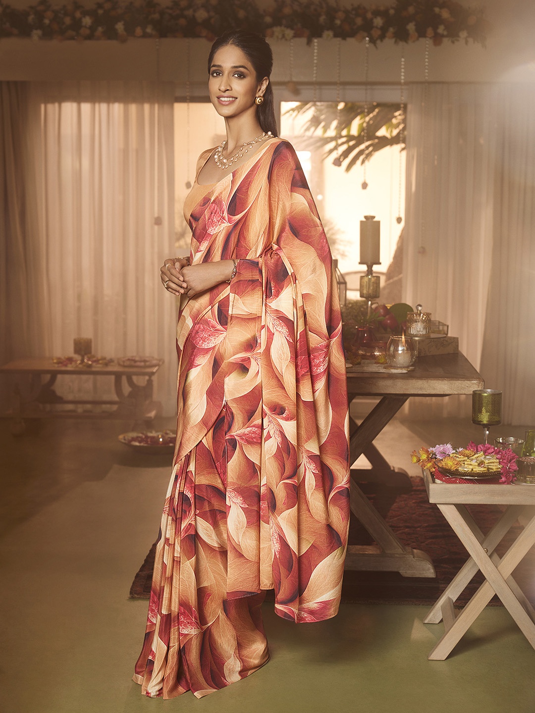 

navyasa by liva Floral Printed Liva Saree, Orange