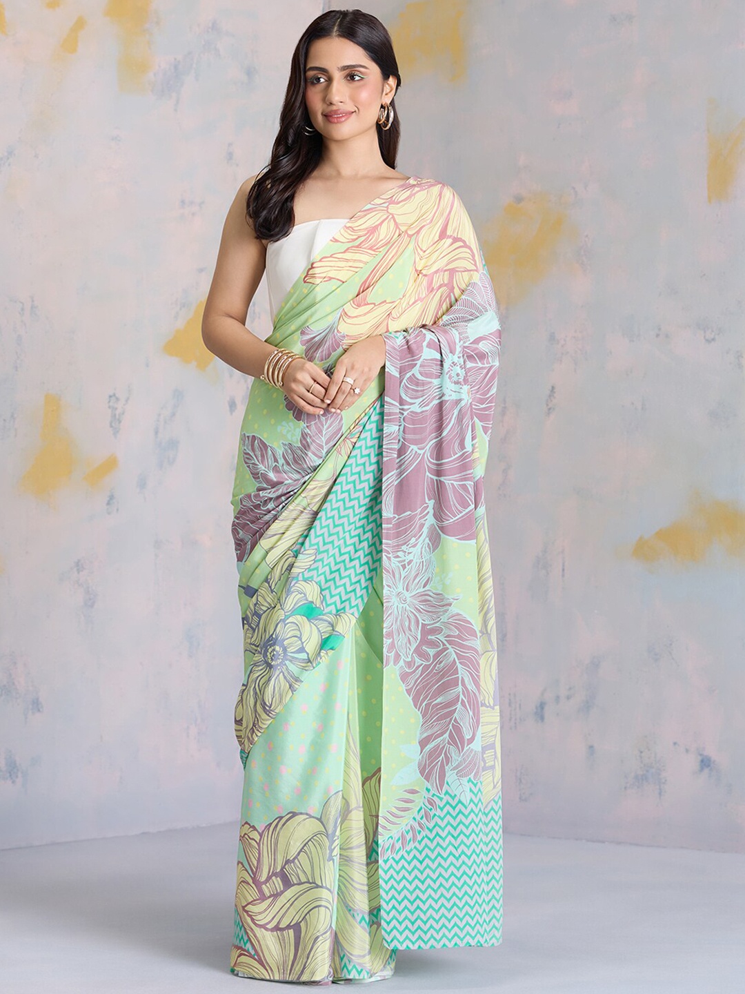 

navyasa by liva Floral Printed Liva Saree, Green