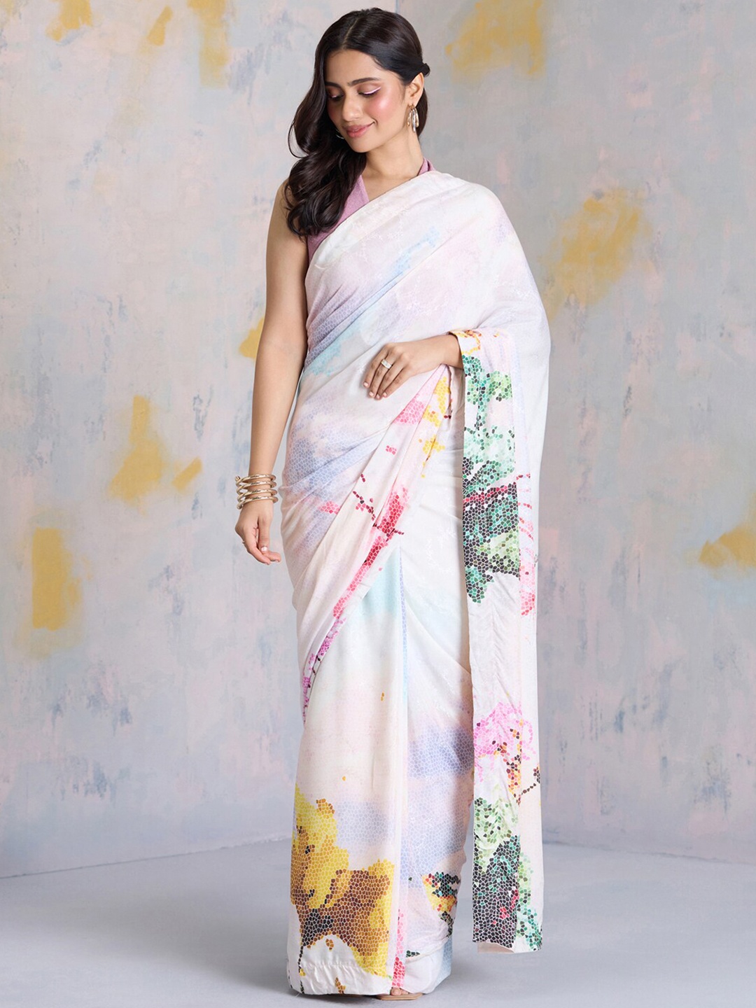 

navyasa by liva Floral Printed Liva Saree, Yellow