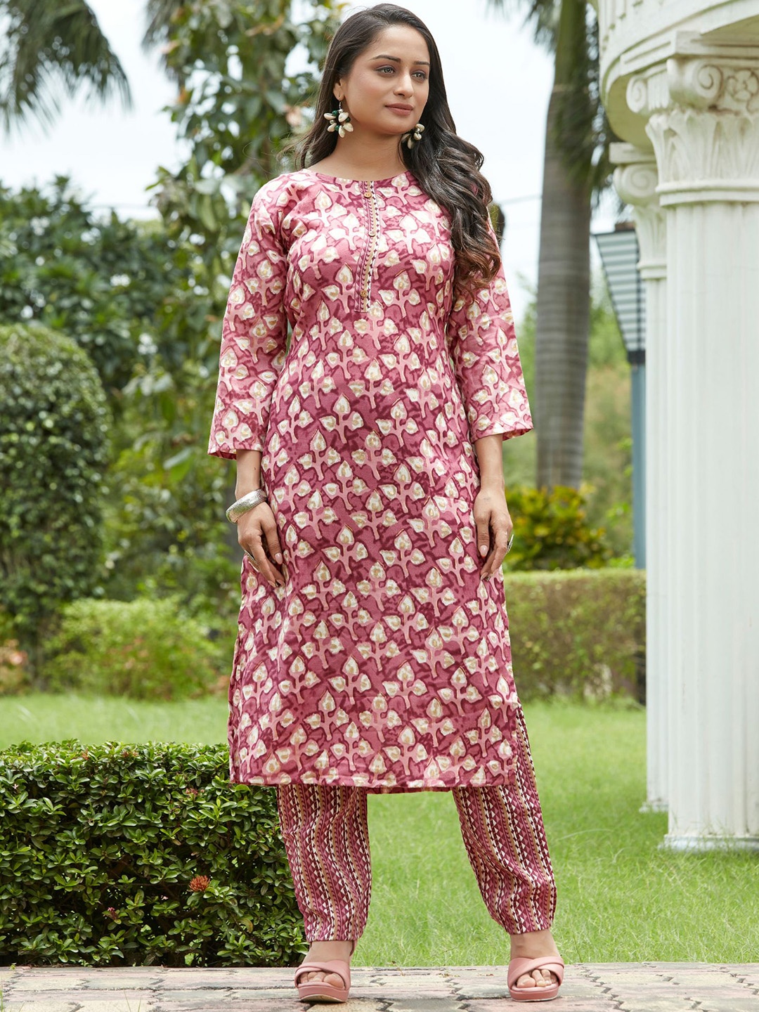 

KALINI Floral Printed Round Neck Straight Kurta with Trousers, Pink