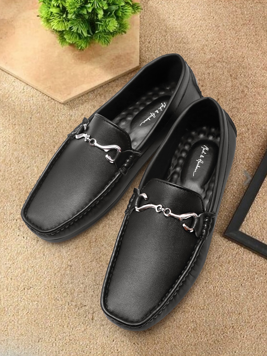 

Mast & Harbour Men Black Lightweight Horsebit Loafers