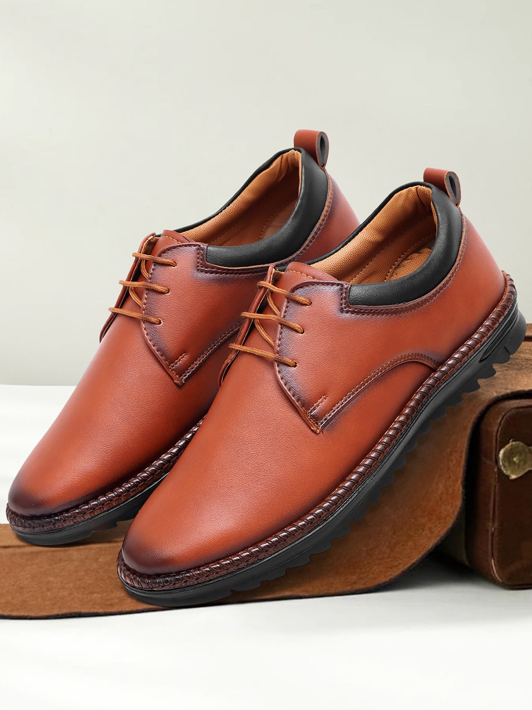 

The Roadster Lifestyle Co. Men Tan Brown Lace-Up Formal Derbys