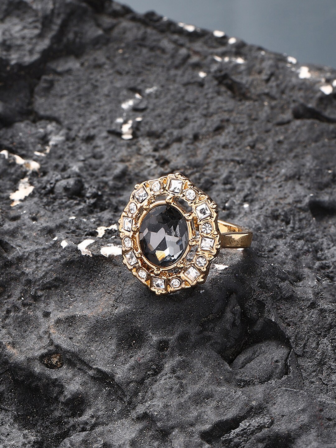 

Accessorize Crystal-Studded Octagon-Shaped Finger Ring, Gold
