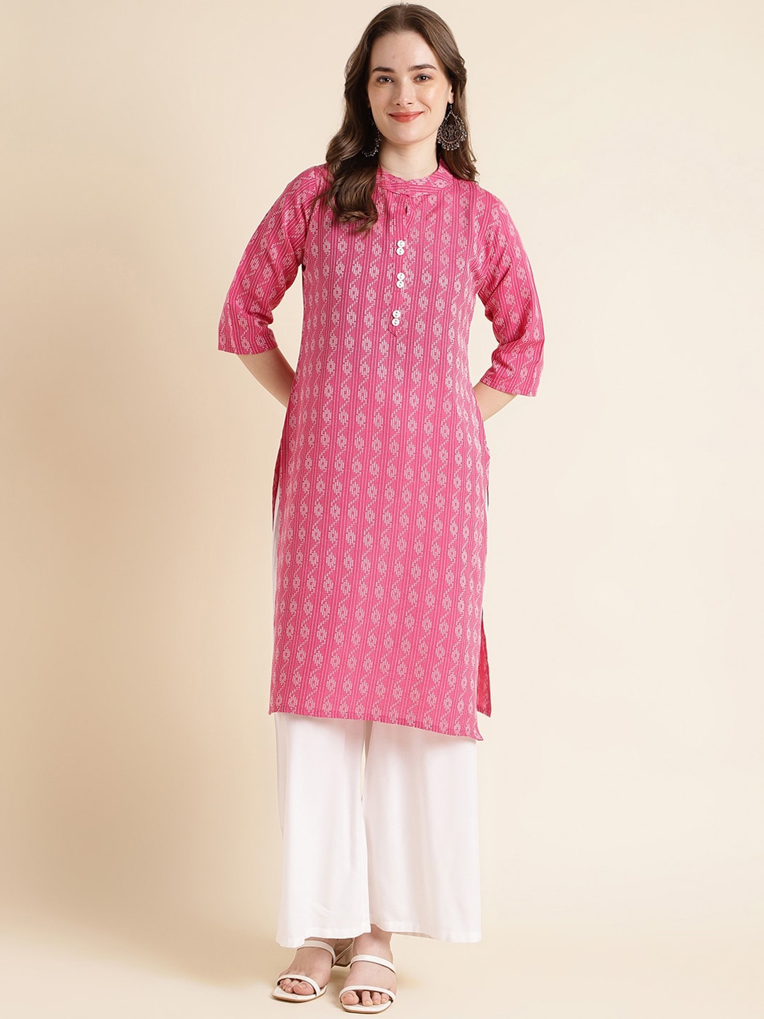 

Fabclub Geometric Embroidered Mandarin Collar Thread Work Straight Kurta, Pink