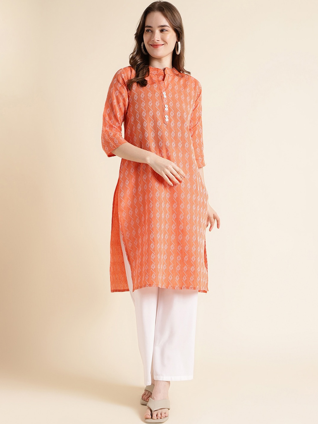 

Fabclub Geometric Embroidered Mandarin Collar Thread Work Straight Kurta, Orange
