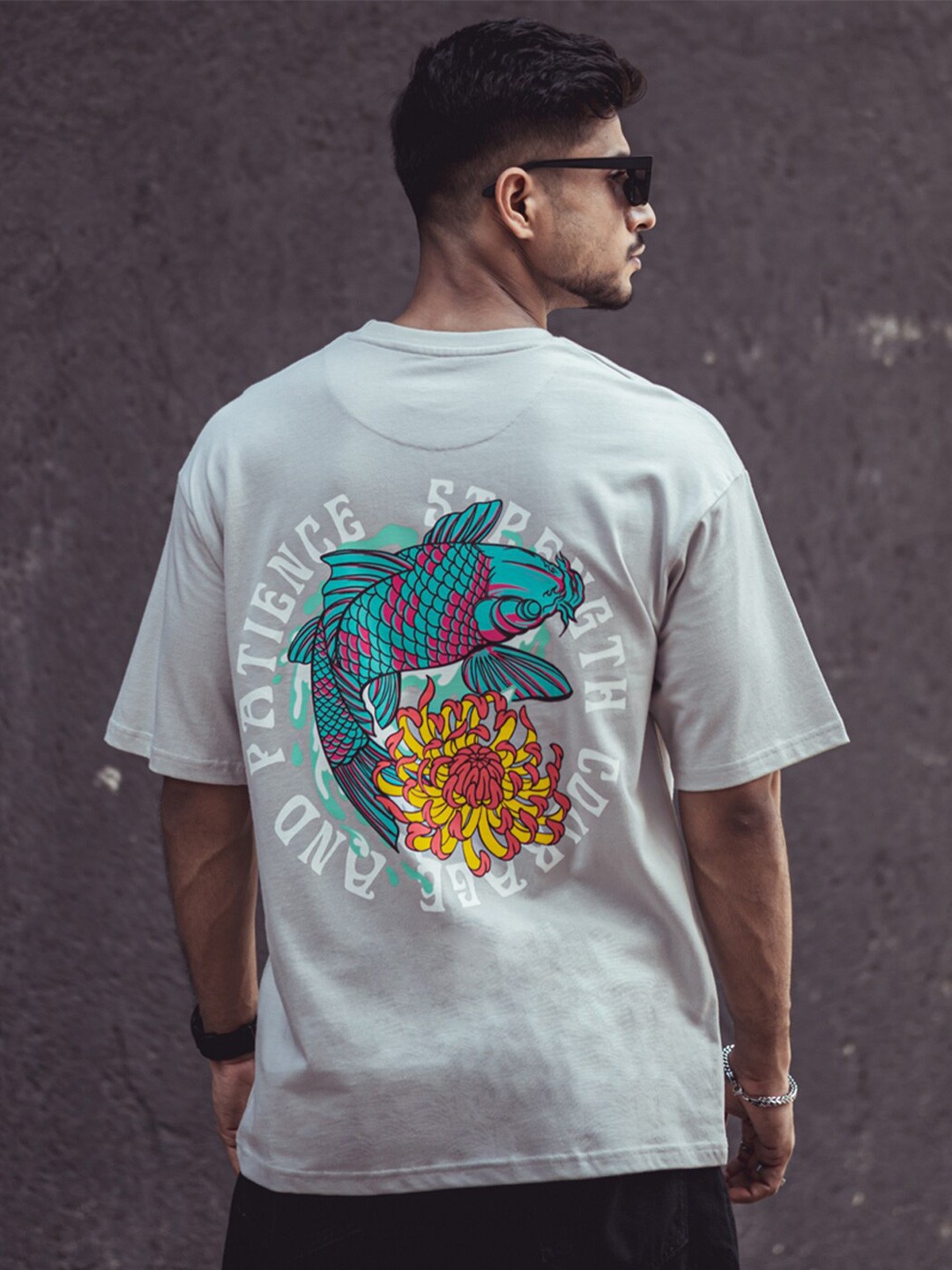 

Powerlook Grey & Green Graphic Printed Pure Cotton Oversized T-shirt