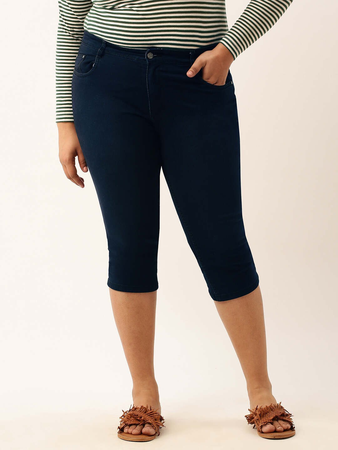 

Zola Plus Women Mid-Rise Stretchable Cotton Denim Capris, Navy blue