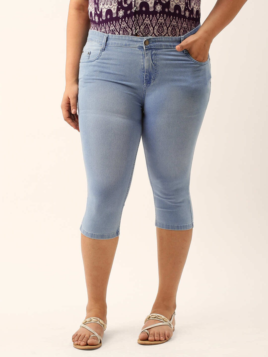 

Zola Plus Women Mid-Rise Stretchable Cotton Denim Capris, Blue