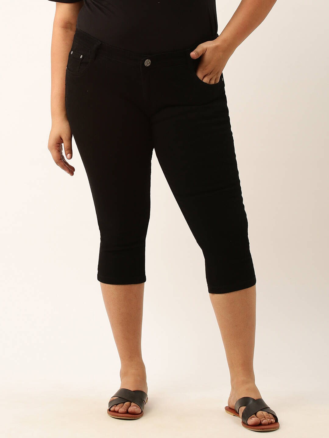 

Zola Plus Women Mid-Rise Stretchable Cotton Denim Capris, Black