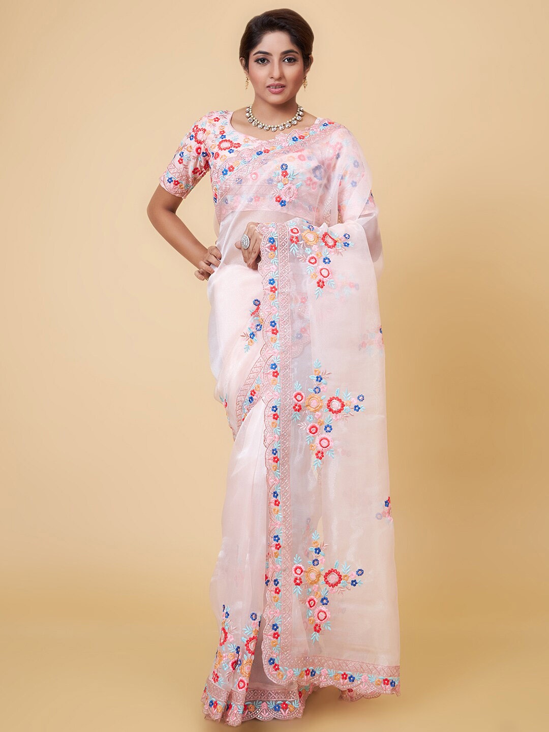 

GLAMONY Floral Embroidered Saree, Peach