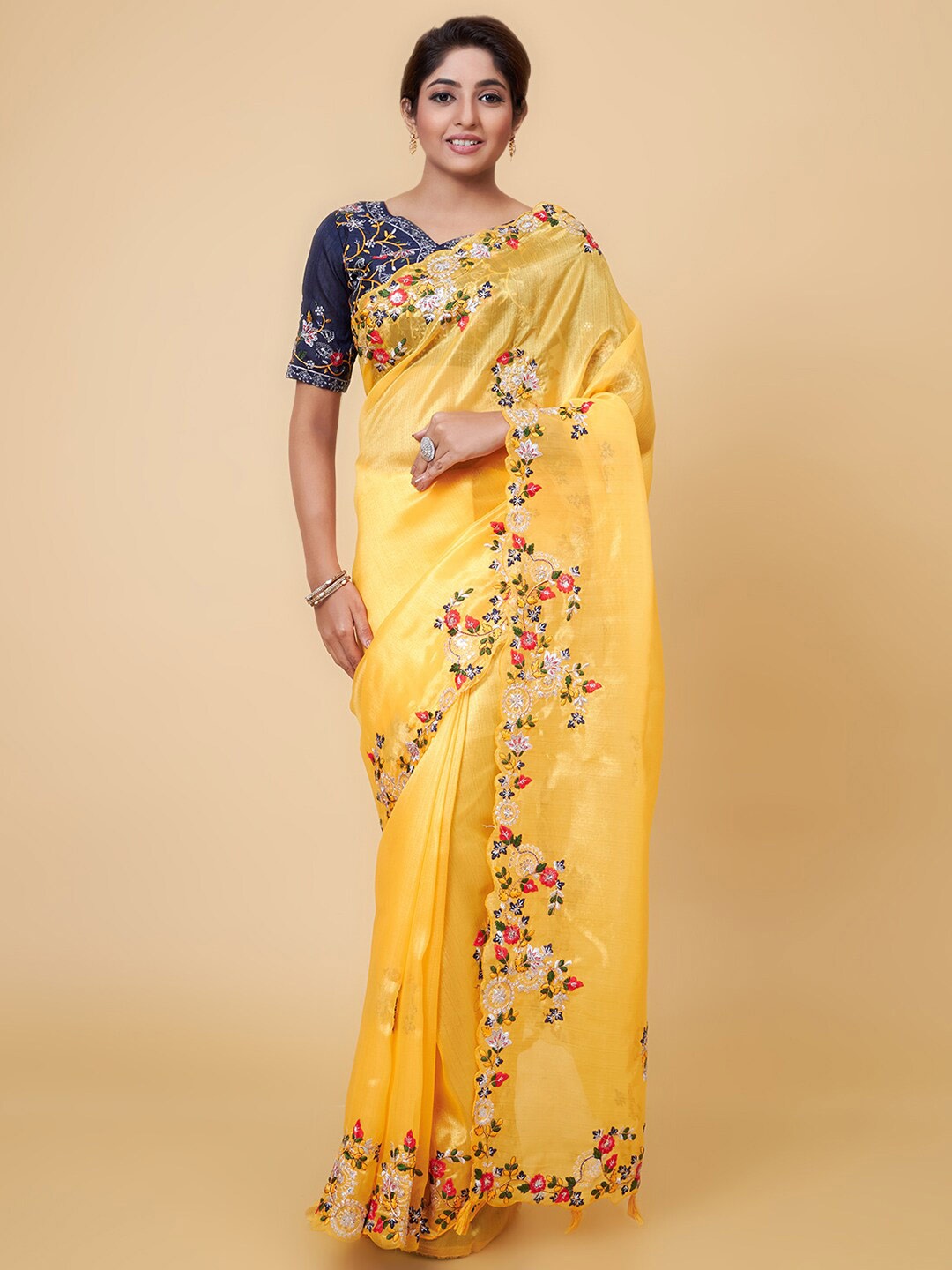 

GLAMONY Floral Embroidered Sequinned Saree, Yellow