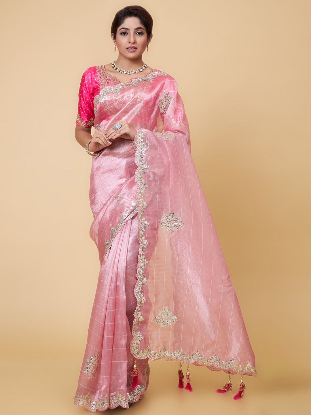 

GLAMONY Floral Embellished Sequinned Saree, Peach