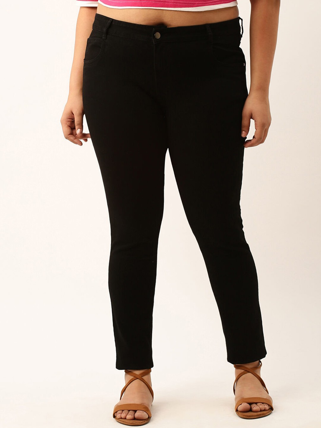

Zola Plus Women Straight Fit Clean Look Jeans, Black